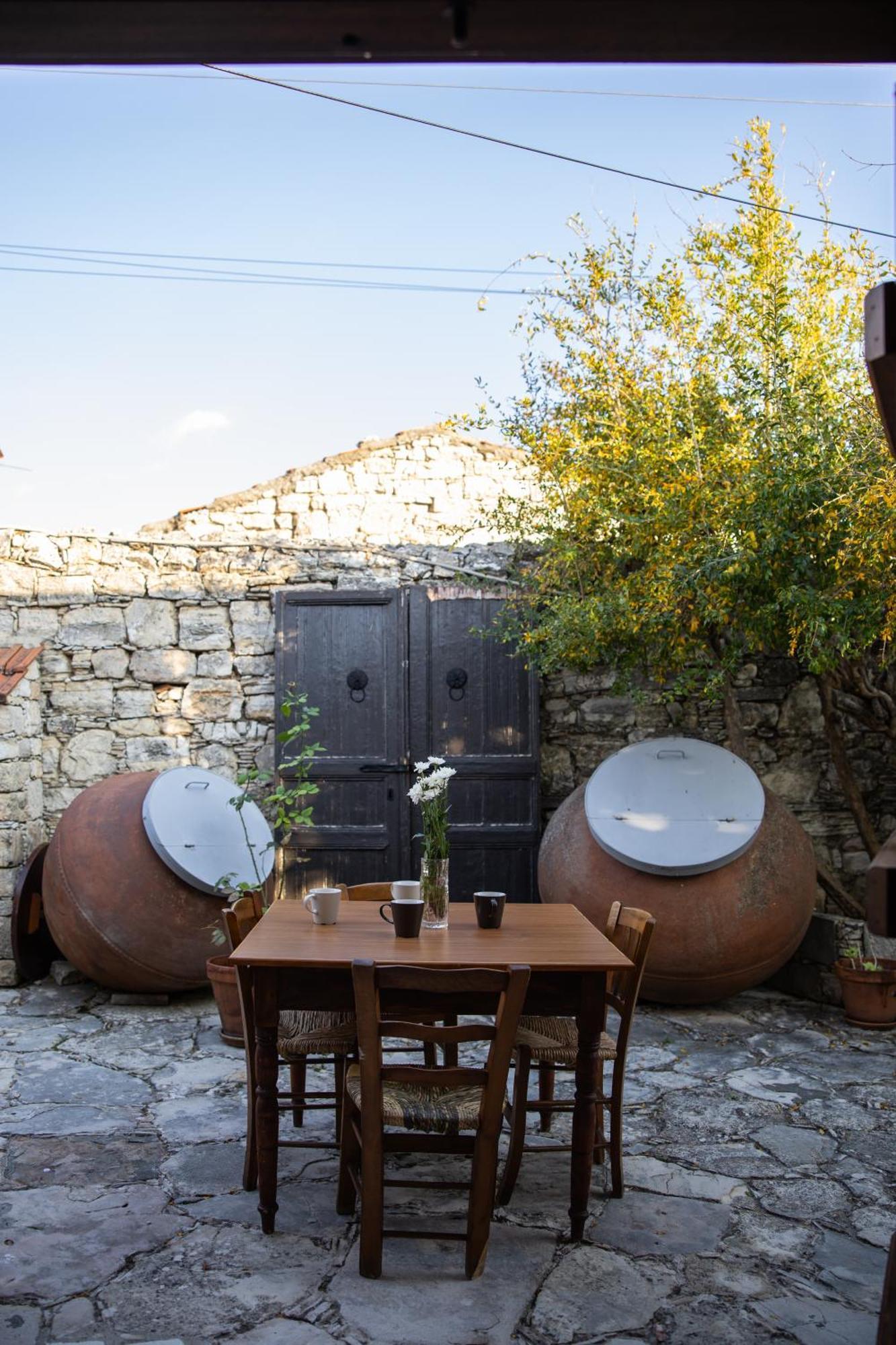 Apanemia Inn House Lófu Kültér fotó